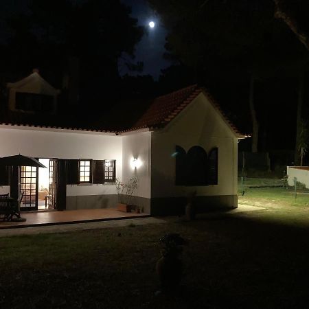 Moradia No Pinhal Com Piscina - Espaco E Privacidade Para As Suas Ferias! Sintra Bagian luar foto